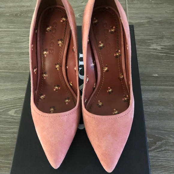 Coach Pumps - Picture 2 of 5